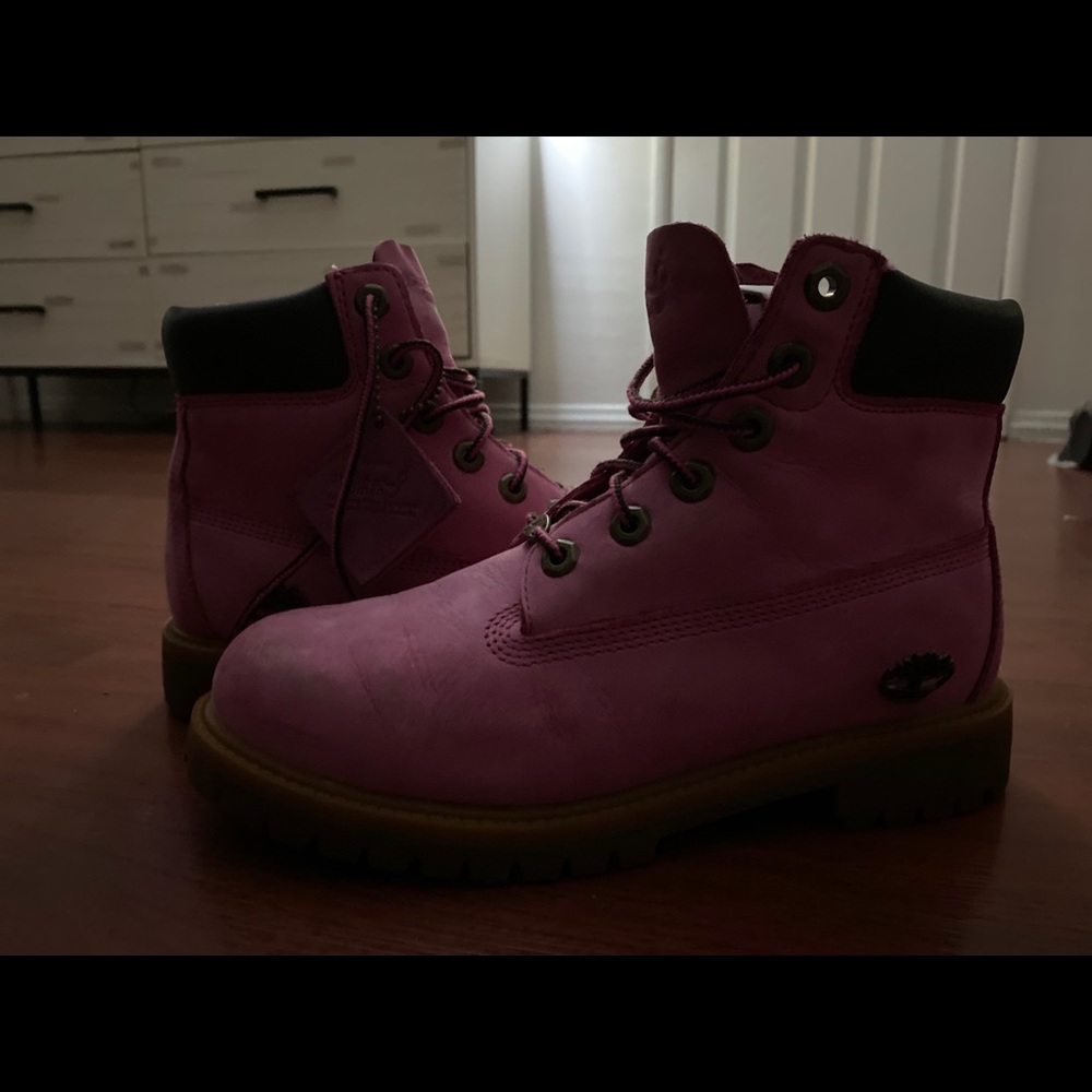 Pink Timberlands - Picture 3 of 3
